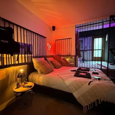 Prison & Balneo La Interdite * Souppes-sur-Loing